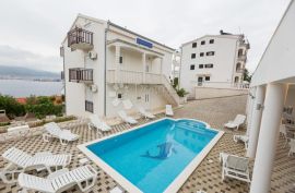 Apartmanska kuća s bazenom, Trogir, Σπίτι