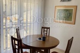 Apartmanska kuća s bazenom, Trogir, Σπίτι