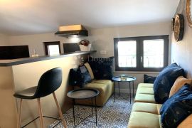 ROVINJ - PREKRASAN TROSOBNI STAN S VELIKOM TERASOM, Rovinj, Appartement