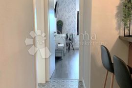 ROVINJ - PREKRASAN TROSOBNI STAN S VELIKOM TERASOM, Rovinj, Appartement