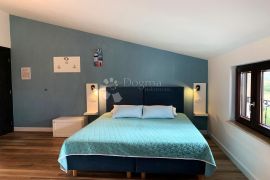 ROVINJ - PREKRASAN TROSOBNI STAN S VELIKOM TERASOM, Rovinj, Appartement