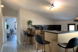 ROVINJ - PREKRASAN TROSOBNI STAN S VELIKOM TERASOM, Rovinj, Appartement