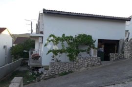 MARINA, kuća sa 4 apartmana i predivnim pogledom na more, Marina, Famiglia