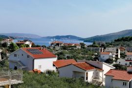 MARINA, kuća sa 4 apartmana i predivnim pogledom na more, Marina, Famiglia