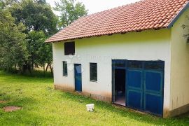 BRUŠANE KUĆA + GARAŽA + 7000M2 ZEMLJIŠTA !!!, Gospić - Okolica, House