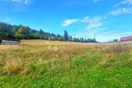 GRAĐEVINSKO ZEMLJIŠTE NA RUBU ZELENOG POJASA, Mrkopalj, Land