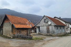 Starija kuća sa okućnicom i dvorištem, Ogulin, Casa