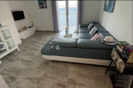 Apartman kraj mora, Senj, Stan