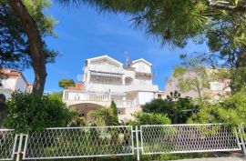 ŽABORIĆ-PREDIVNA VILLA UZ MORE, Šibenik - Okolica, House