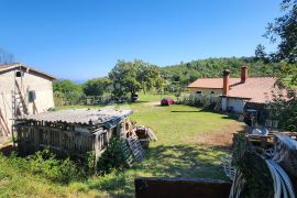 KUĆA SA VELIKIM IMANJEM I DVA POMOĆNA OBJEKTA, Labin, House