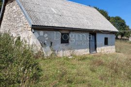 Predivno imanje u Lici s tri kuće u mirnom okruženju, Plitvička Jezera, Casa