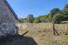 Predivno imanje u Lici s tri kuće u mirnom okruženju, Plitvička Jezera, Дом