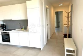 POREČ- NOVOGRADNJA SA KROVNOM TERASOM I BAZENOM, Poreč, Apartamento