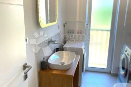 POREČ- NOVOGRADNJA SA KROVNOM TERASOM I BAZENOM, Poreč, Apartamento