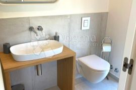 POREČ- NOVOGRADNJA SA KROVNOM TERASOM I BAZENOM, Poreč, Apartamento