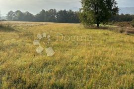 Podoštra lokacija nudi velik potencijal !!, Gospić - Okolica, Zemljište