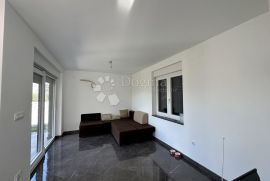 Novogradnja sa bazenom 180m2 Grižane, Vinodolska Općina, Kuća