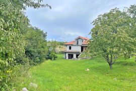 419m2 ROH-BAU KUĆA SA OKUĆNICOM OD 2000m2, Viškovo, بيت