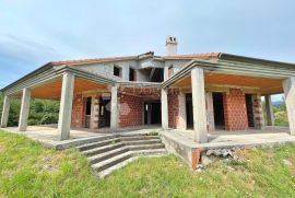 419m2 ROH-BAU KUĆA SA OKUĆNICOM OD 2000m2, Viškovo, Maison