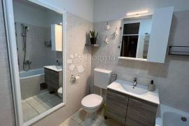 Predivan stan 86m² uz more, Trogir, Apartamento