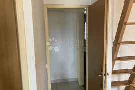 PREKRASAN APARTMAN 200 METARA OD MORA, Vodice, Flat