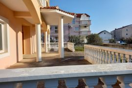 VODICE - KUĆA 800 M2 ODLIČNA PRILIKA, Vodice, Casa