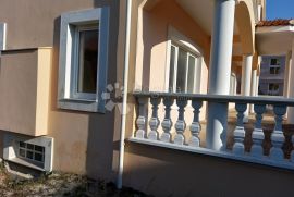 VODICE - KUĆA 800 M2 ODLIČNA PRILIKA, Vodice, Casa