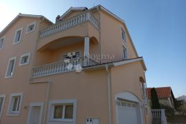 VODICE - KUĆA 800 M2 ODLIČNA PRILIKA, Vodice, Casa