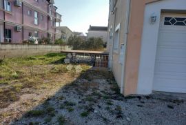 VODICE - KUĆA 800 M2 ODLIČNA PRILIKA, Vodice, Casa