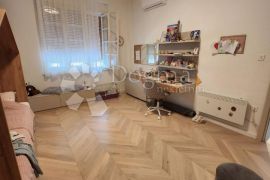 Luksuzan stan u centru grada dva balkona, Rijeka, Appartment