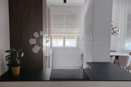 Luksuzan stan u centru grada dva balkona, Rijeka, Appartment