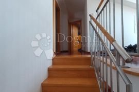 PENTHOUSE SA PANORAMSKIM POGLEDOM NA MORE, SEGET DONJI, Seget, Appartement