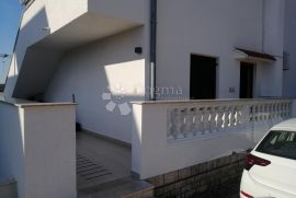 Etaža - dva apartmana na odličnoj lokaciji, Omišalj, Appartment