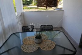 Etaža - dva apartmana na odličnoj lokaciji, Omišalj, Appartment