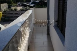 Etaža - dva apartmana na odličnoj lokaciji, Omišalj, Appartment