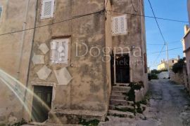 Unije za znalce, Mali Lošinj, House