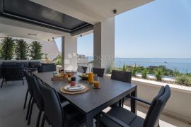 PODSTRANA-MODERNA VILLA S POGLEDOM NA MORE I SPLIT, Podstrana, Дом