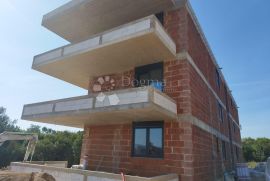 KRK - NOVOGRADNJA - 4 LUKSUZNA APARTMANA, Krk, Kuća