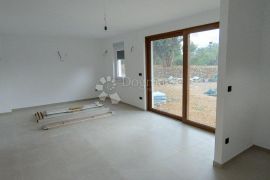 MALINSKA - DVA APARTMANA S OKUĆNICOM, Malinska-Dubašnica, Wohnung