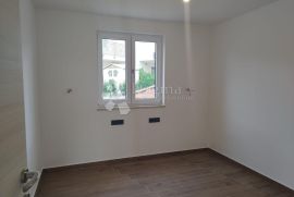 MALINSKA - DVA APARTMANA S OKUĆNICOM, Malinska-Dubašnica, Wohnung