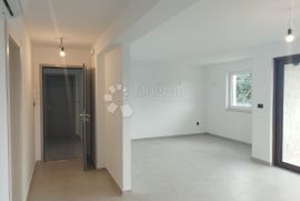 MALINSKA - DVA APARTMANA S OKUĆNICOM, Malinska-Dubašnica, Wohnung