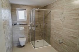 MALINSKA - DVA APARTMANA S OKUĆNICOM, Malinska-Dubašnica, Wohnung