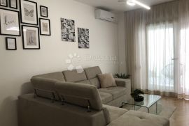 Opatija, 2S+DB stan za najam s garažom, na mirnij lokaciji, Opatija, Appartement