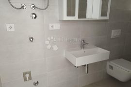 MALINSKA MALI APARTMAN BLIZU PLAŽE, Malinska-Dubašnica, Appartement