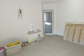 MALINSKA MALI APARTMAN BLIZU PLAŽE, Malinska-Dubašnica, Appartement