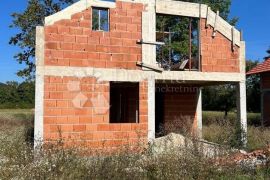 GRAĐEVINSKO ZEMLJIŠTE PODOŠTRA S POGLEDOM NA VELEBIT, Gospić - Okolica, Zemljište