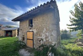 GRIMALDA ČETIRI KUĆE ZA REKONSTRUKCIJU  S POGLEDOM NA JEZERO BUTONIGA, Cerovlje, Ev