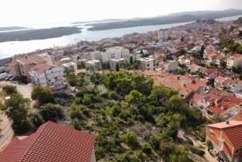 ŠIBENIK- ZEMLJIŠTE ZA 2 ZGRADE S DOZVOLOM I TOP POGLEDOM, Šibenik, Arazi