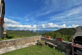 PREKRASNA KUĆA ZA ODMOR S PANORAMSKIM POGLEDOM, Oprtalj, Casa