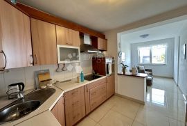 PRILIKA!!!! Njivice apartman 84m2 300m od mora, Omišalj, Wohnung